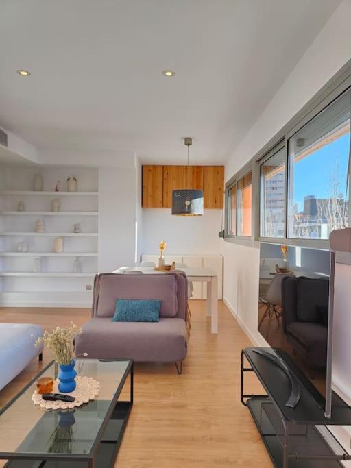 סנט אדריה דה בסוס Large Terrace Luxury Apartment מראה חיצוני תמונה