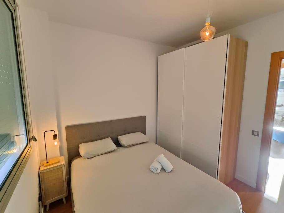 סנט אדריה דה בסוס Large Terrace Luxury Apartment מראה חיצוני תמונה