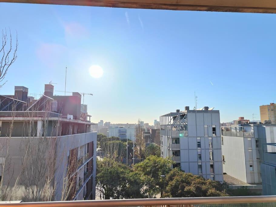סנט אדריה דה בסוס Large Terrace Luxury Apartment מראה חיצוני תמונה