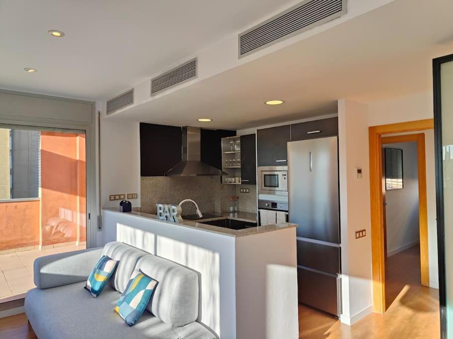סנט אדריה דה בסוס Large Terrace Luxury Apartment מראה חיצוני תמונה