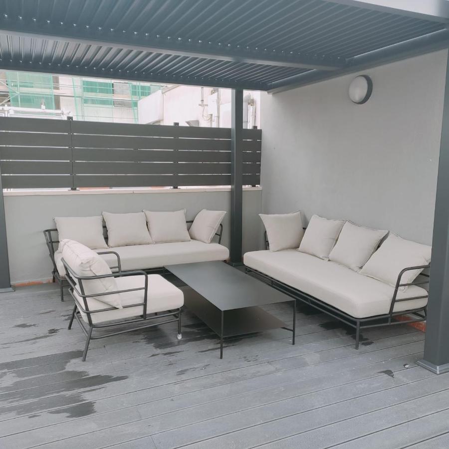 סנט אדריה דה בסוס Large Terrace Luxury Apartment מראה חיצוני תמונה